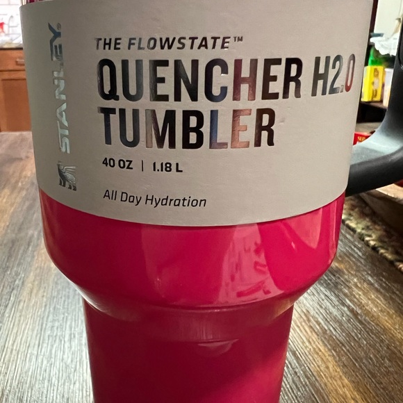 40 ounce Stanley tumbler - Picture 3 of 4